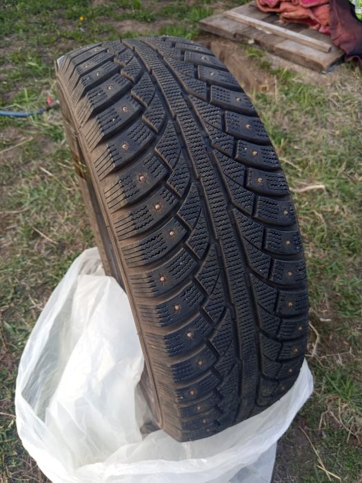 Продам резину на 18