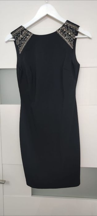 Rochie elegantă neagră