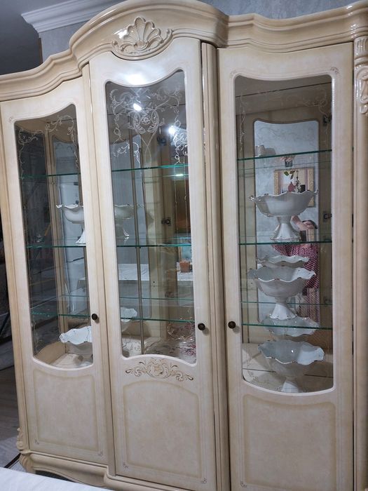 Сервант для гостиной