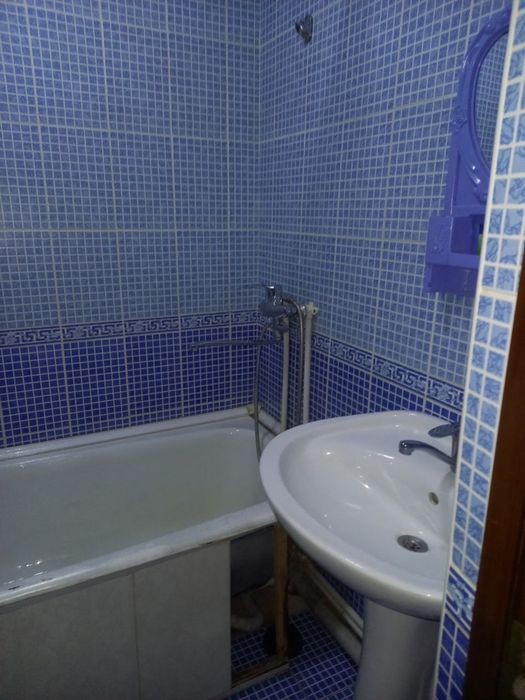 Sergeli 6 tida 2 xonali uy sotiladi