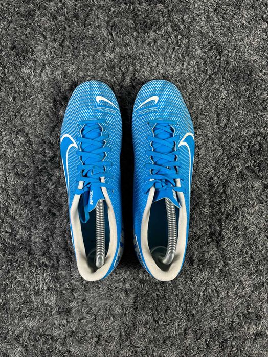 Nike Mercurial Vapor 13 Club IC Футболни Обувки