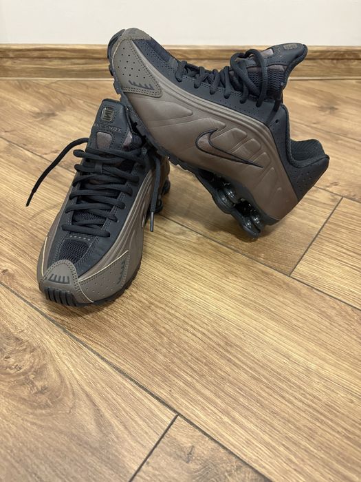 Дамски маратонки Nike Shox R4
