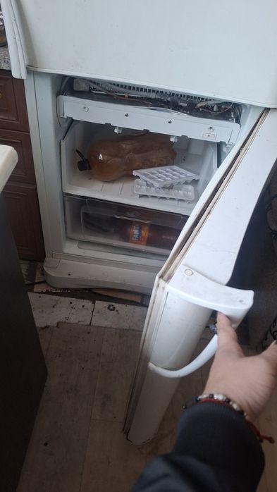 Холодильник рабочий