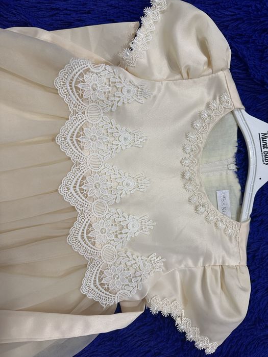 Платье на девочку 2 года ,в идеальном состоянии