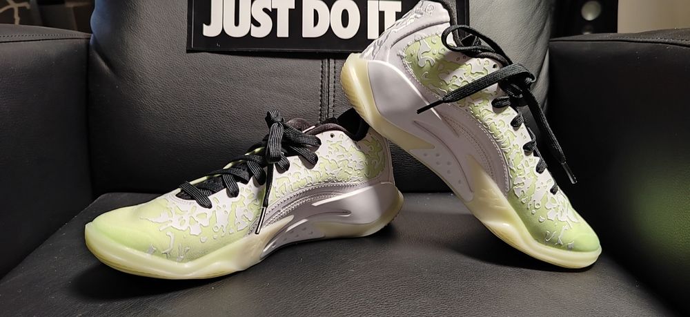 Nike Jordan Zion 3 GS, номер 37,5