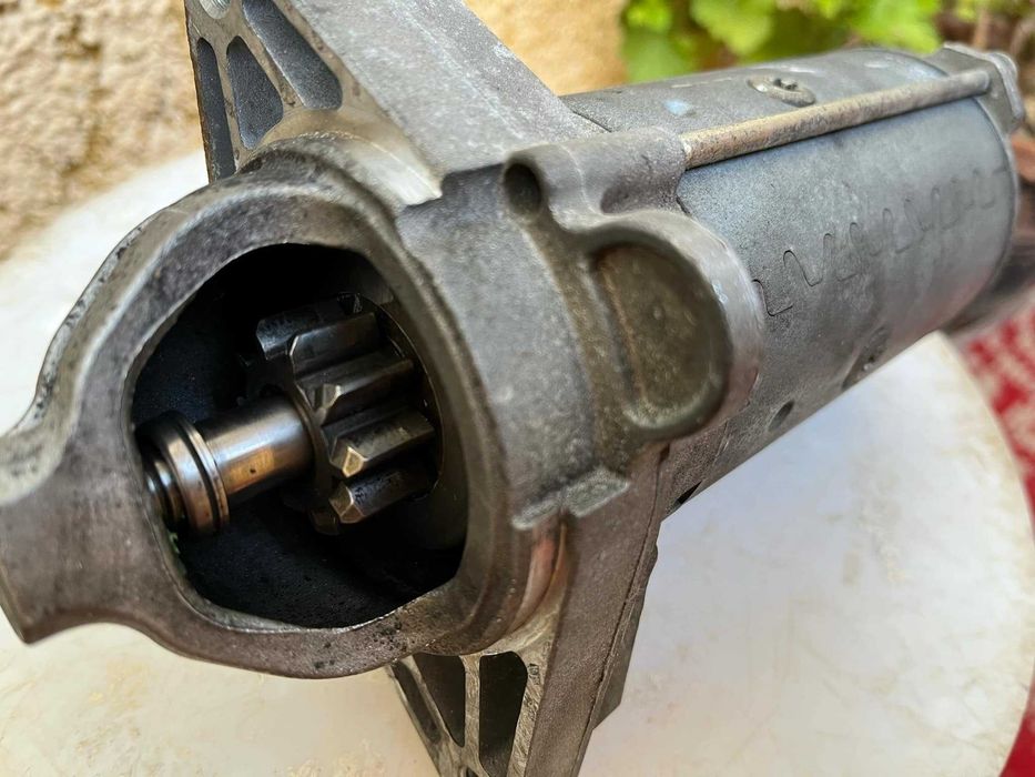 Стартер Valeo оригинален за Renault Koleos 2.0DCI 4x4