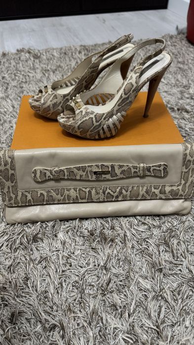 Босоножки и клатч