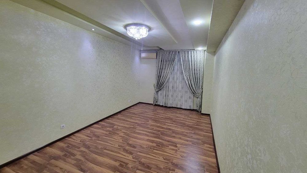 Продается срочно своя 3х комнатная квартира Нукус кинотеатр