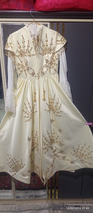 Ayollar Koylakgi sotiladi