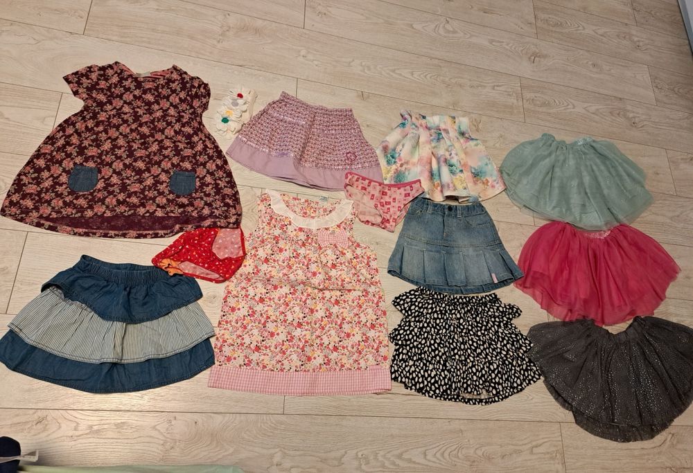 Lot rochite fusta bentita marimea 2-4 ani  92 98 104