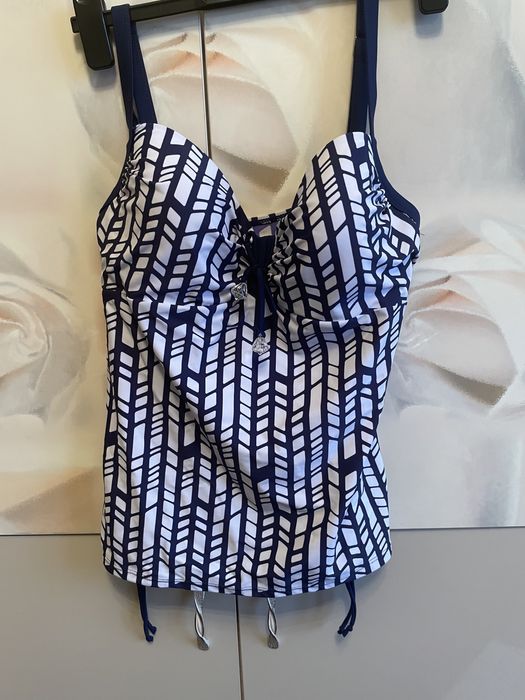 Купальник слитный 50 размер