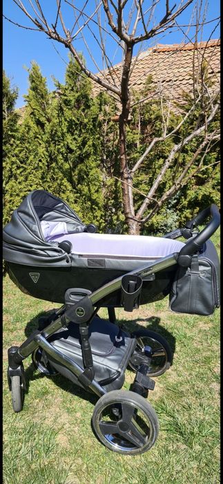 Бебешка количка Junama