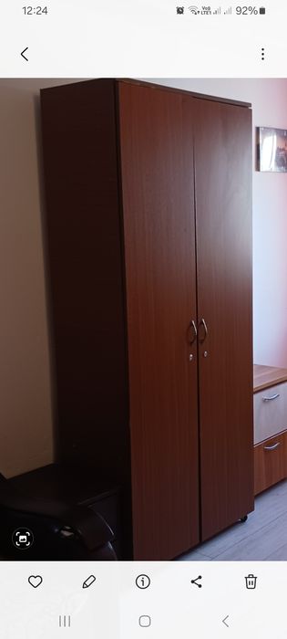 Dulap  de  vinzare