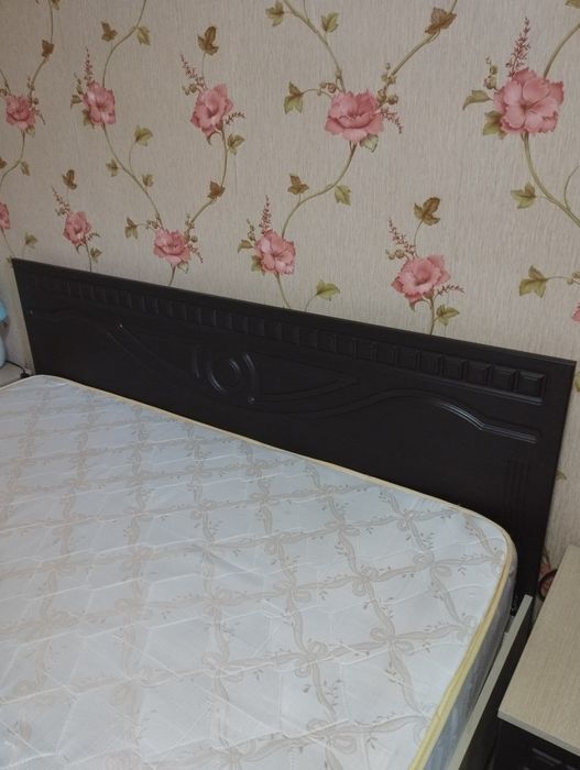 Кровать с матрасом 160*200