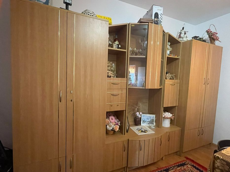 Mobila de vânzare