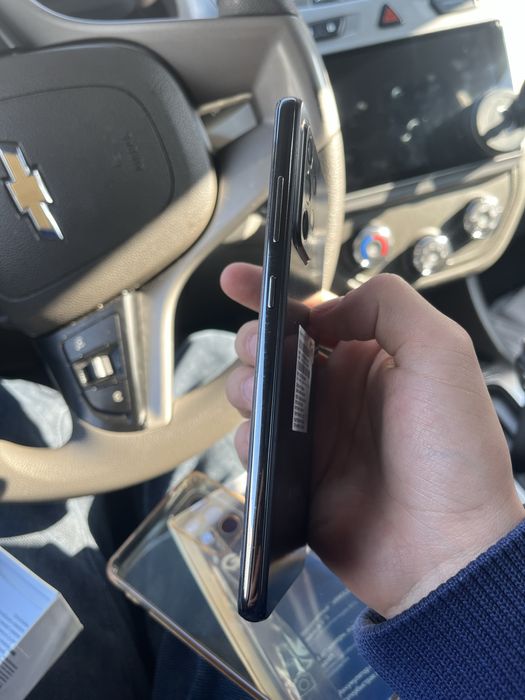 А52 черный 128 гб продаю