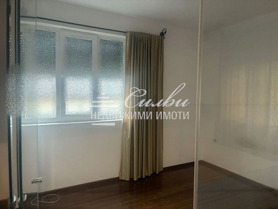 Тристаен ТУХЛЕН апартамент след ОСНОВЕН РЕМОНТ - кв. Добруджански!