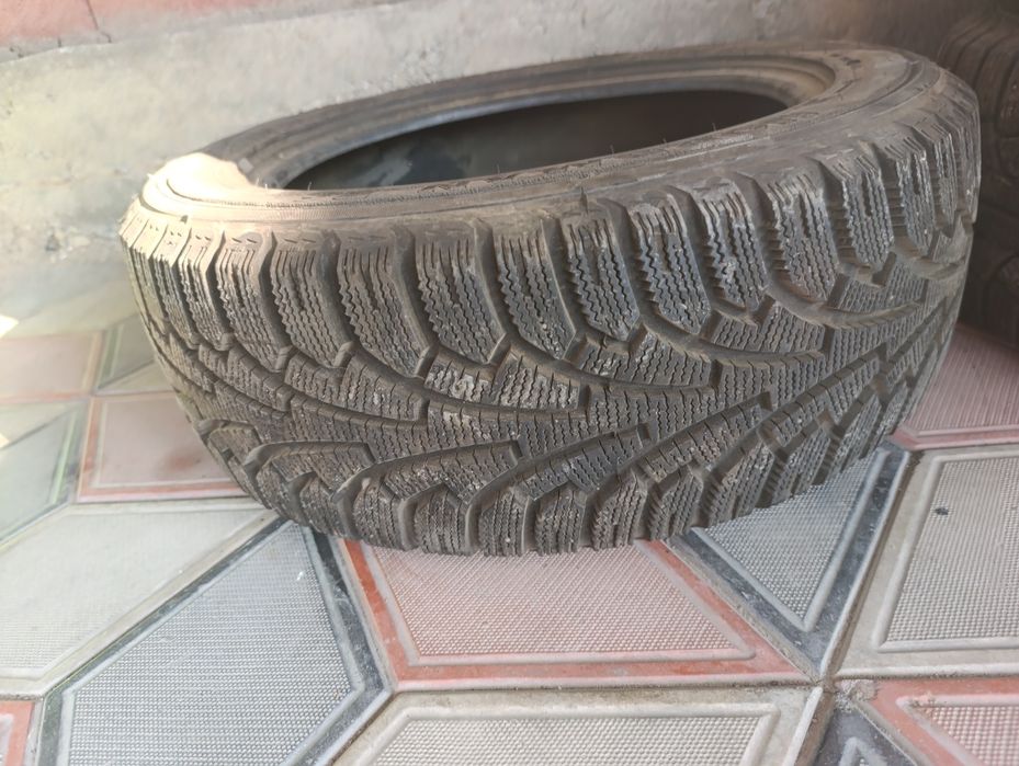 Резина зимняя на 16