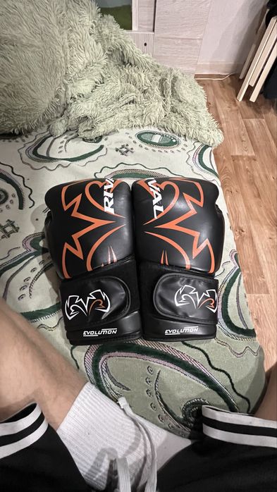 Rival RS11V перчатки для бокса
