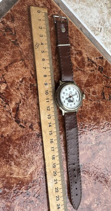 Руски механичен часовник Восток командирски90 години