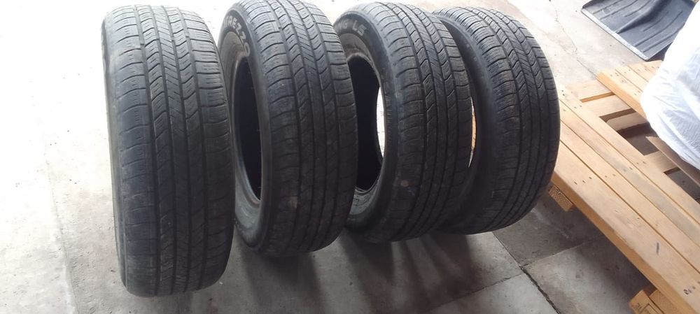 Продам б/у шины 15000 тг. Размер 215/70/15. Есть 4 шт, в хорошем состо