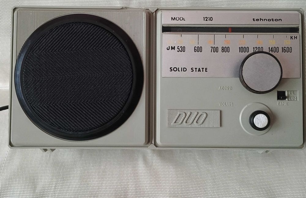 Aparat radio romanesc