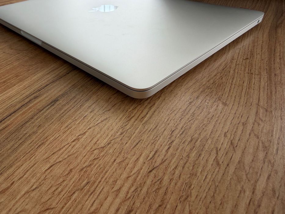 НОВ MacBook Pro 13" M2 Chip 8-CPU, 10-GPU,16GB RAM, 256GB SSD ГАРАНЦИЯ