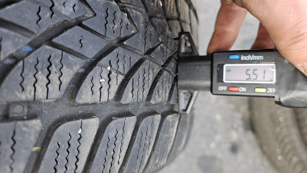 2бр Гуми 205 55 16 дънлоп