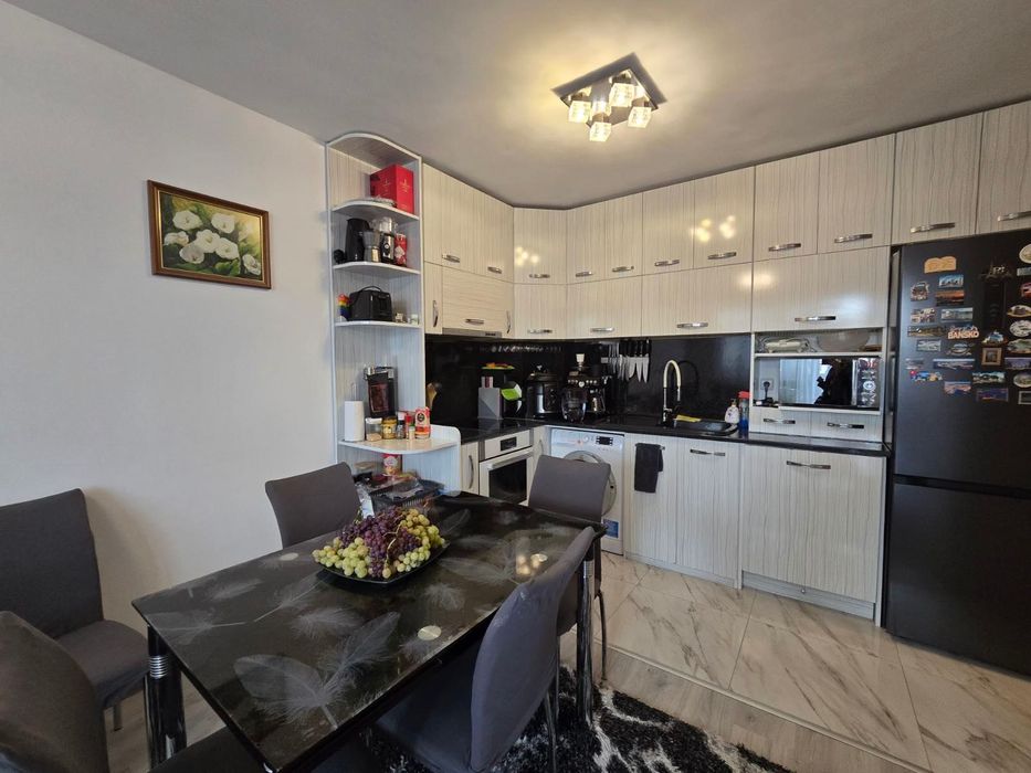 Продава се Тристаен апартамент в Пловдив, Старият град - 72 кв.м за 1903 €/кв.м - Снимка #3