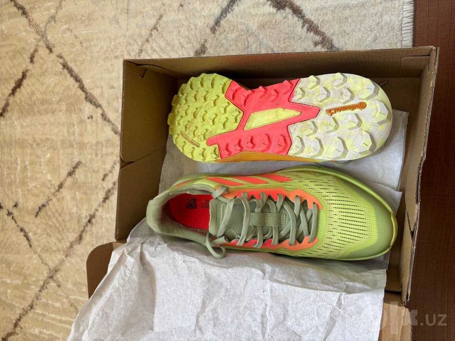 Кроссовки Adidas Terrex идеальны для походов в горы и бега