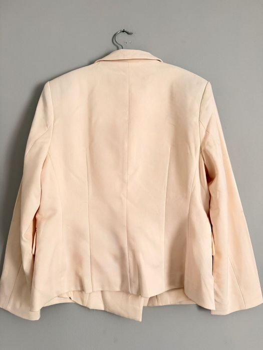 Sacou H&M crem elegant, model cambrat, nou cu etichetă