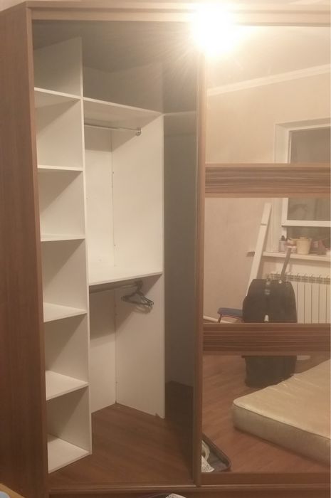 Самовывоз.Шкаф угловой купе, вместительный