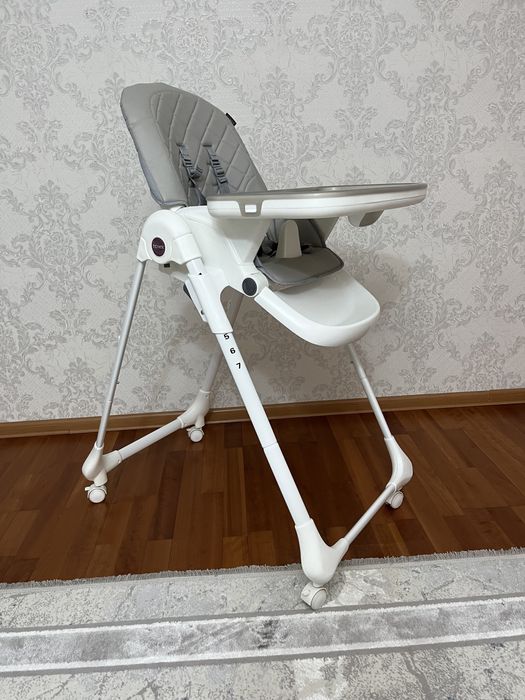 Продаю стульчик для кормления Tomix