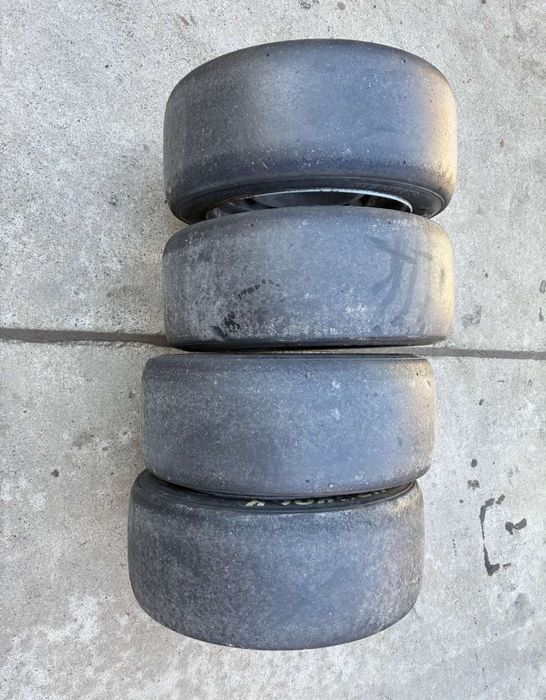 Гуми с джанти сликове