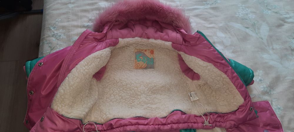 Продается  комбинезон на девочку (трансформер)