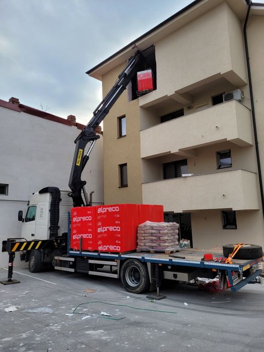 Inchiriez camion cu macara