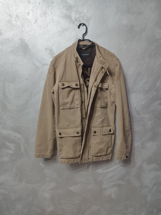 Мъжко яко без никакви забележки