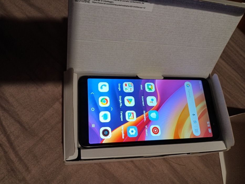 Продавам Телефона TCL 501 Нов.