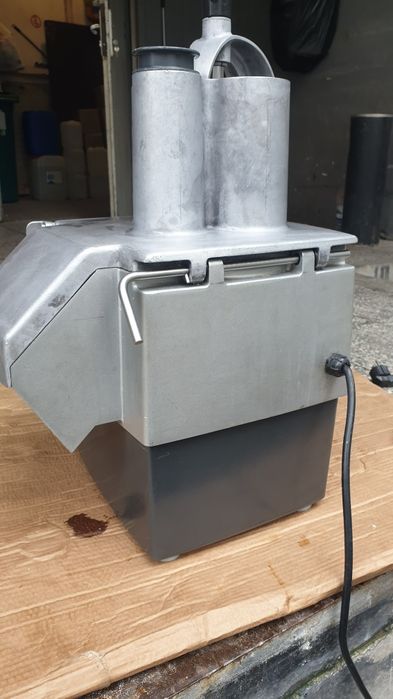 Зеленчукорезачка Robot Coupe CL50 E