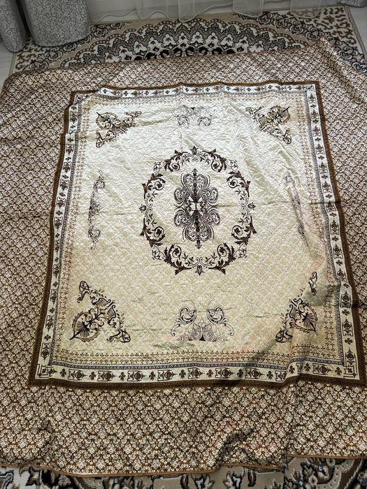 Отдам в дар покрывало.