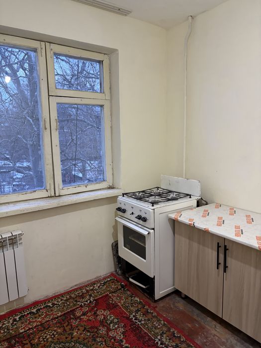 Продается 1 комнтаная квартира 8 мкр 4 этаж