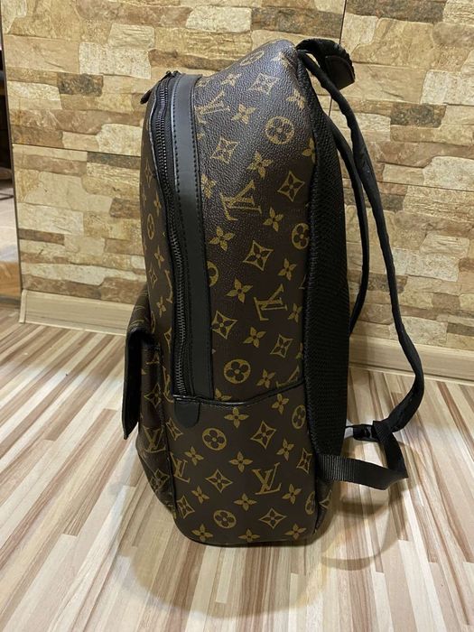 Раница LV. !!!Много добро качество. цвят кафяв.монограм.!Актуална!С рш