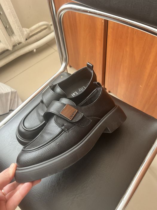 Продам новые лоферы 38-39 р