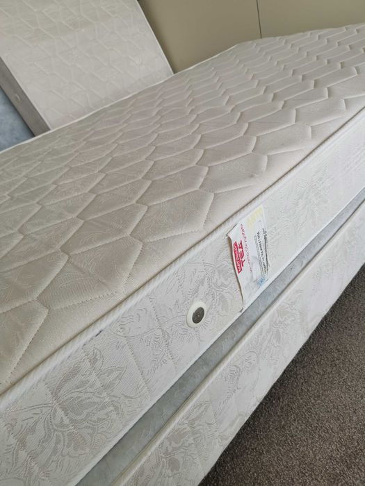 Матраци двулицеви