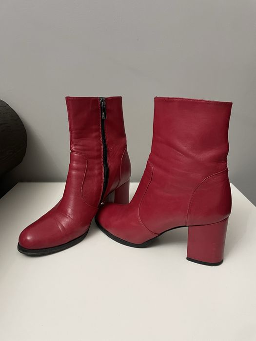 Продам ботинки женские