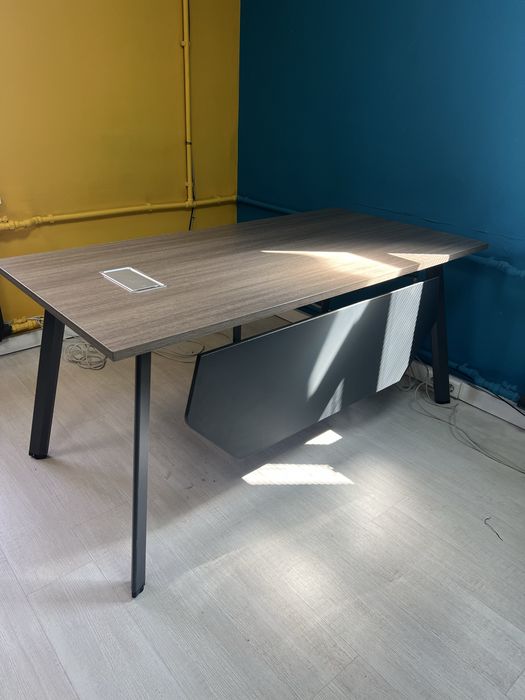 Столы офисные б/у