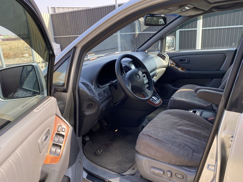 Продам лексус rx300