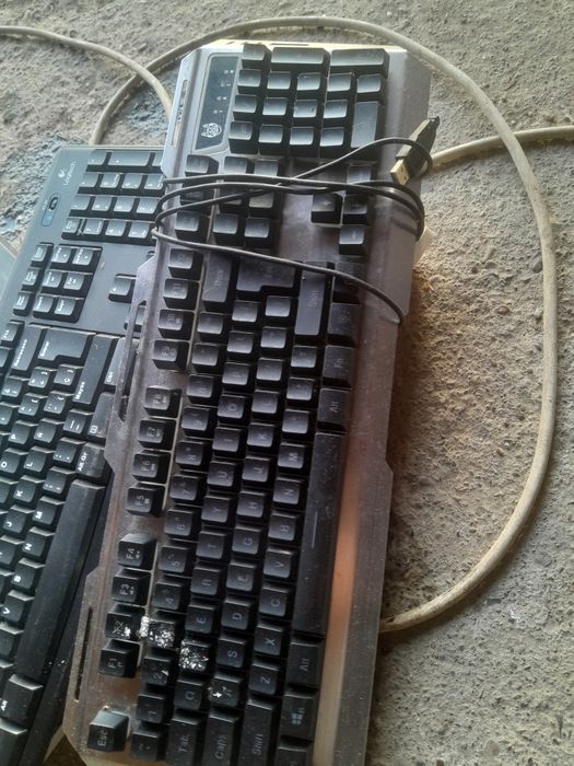 Tastaturi de vanzare 250 lei