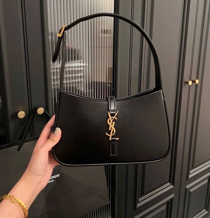 Saint Laurent Le 5 À 7 hobo bag