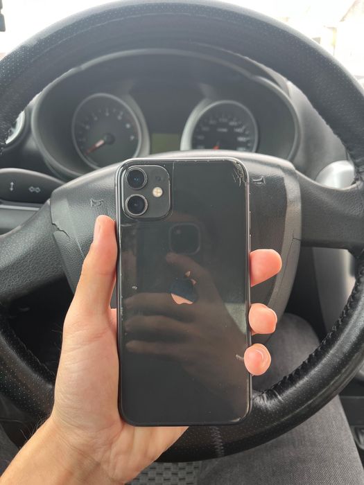 iPhone 11 black